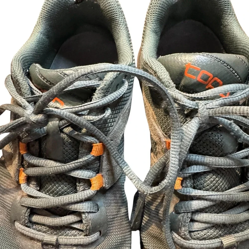 Topo brand athletic